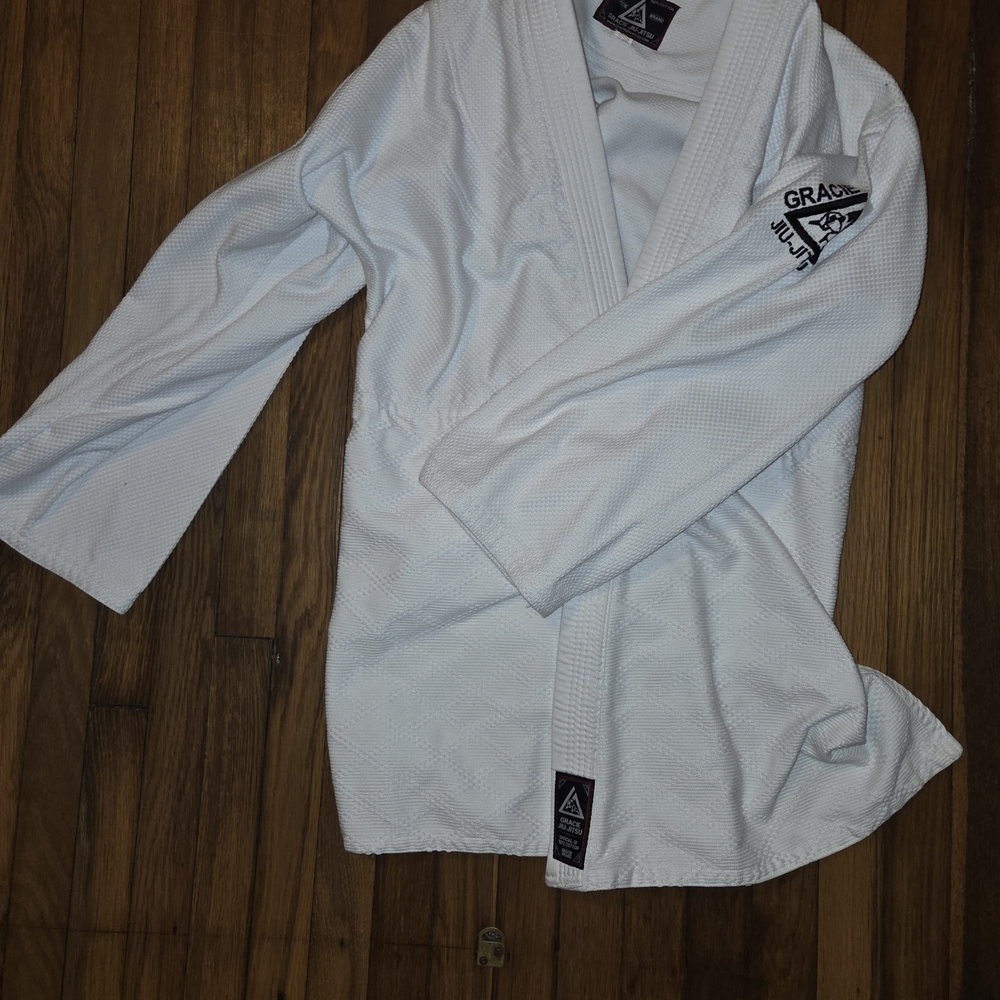 Gracie Jiu-Jitsu White Gi Set 6/190